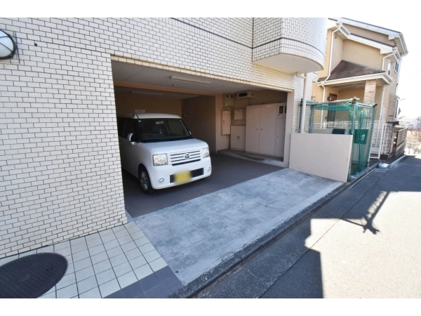 朝日プラザ相武台 駐車場