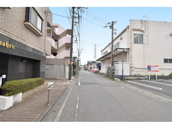 ライオンズマンション鹿沼公園 前面道路