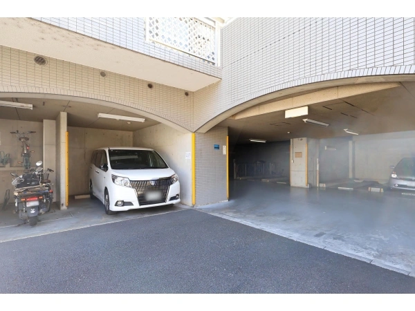 サンライズ梶ヶ谷1 駐車場