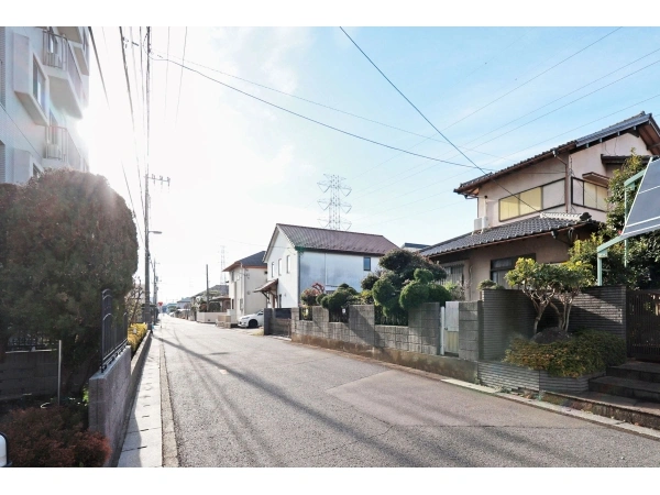 マ・トール上尾ソレイユテラス 前面道路