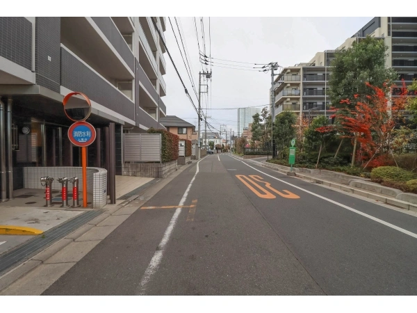 ルネサンス上尾 前面道路