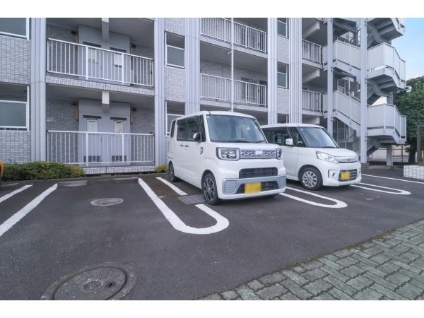 スガハイム8相模原公園 駐車場