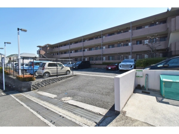 ナイスステージつきみ野 駐車場