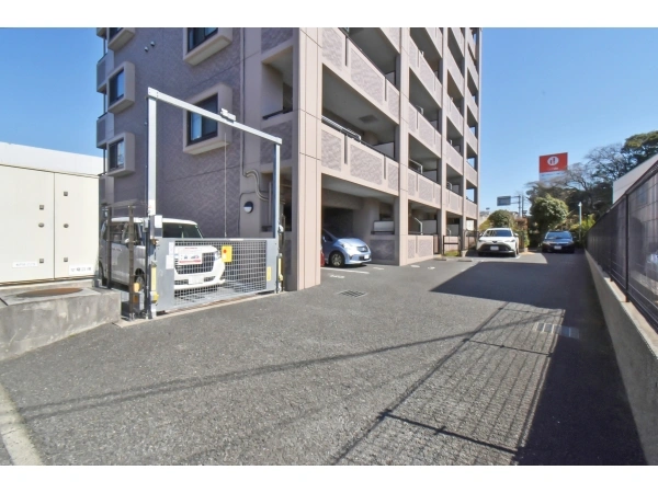 レサージュつきみ野 駐車場