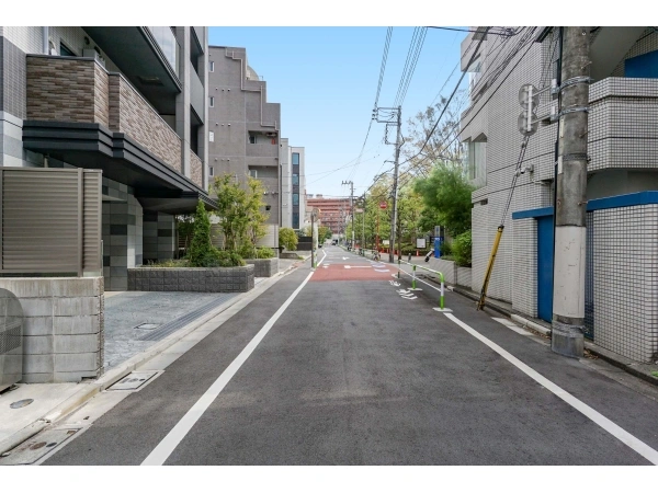 オープンレジデンシア飯田橋 前面道路