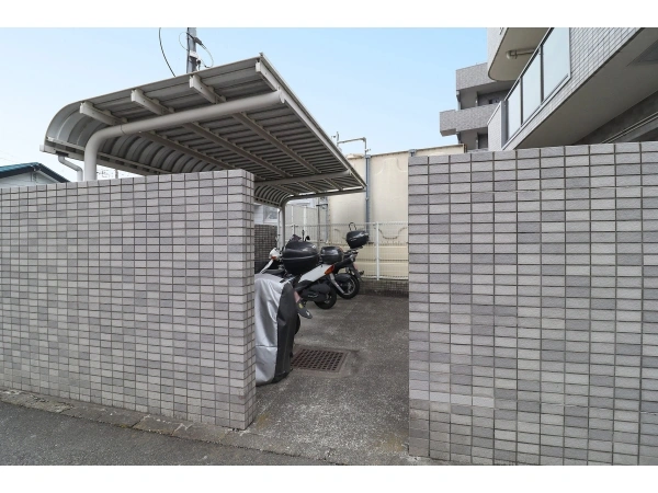 サンケイパレス鶴間 駐輪場
