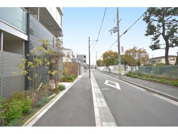 ブランズ甲子園若草町  アプローチ