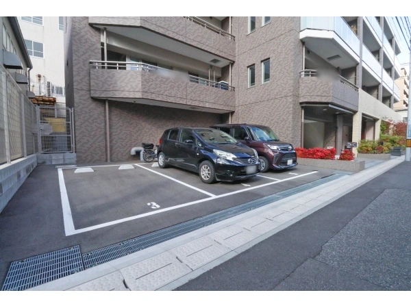 ワコーレ六甲道記田町  駐車場