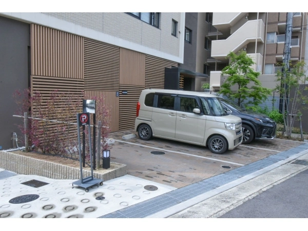 イニシア甲南山手  駐車場