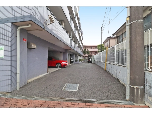セザール第2南林間 駐車場