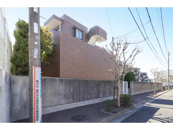 藤和鵠沼海岸ホームズ 前面道路