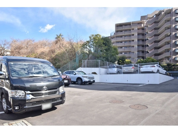 サージュ藤沢 駐車場