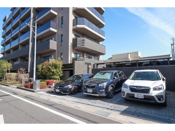 グローリオレジデンス浦和元町 駐車場