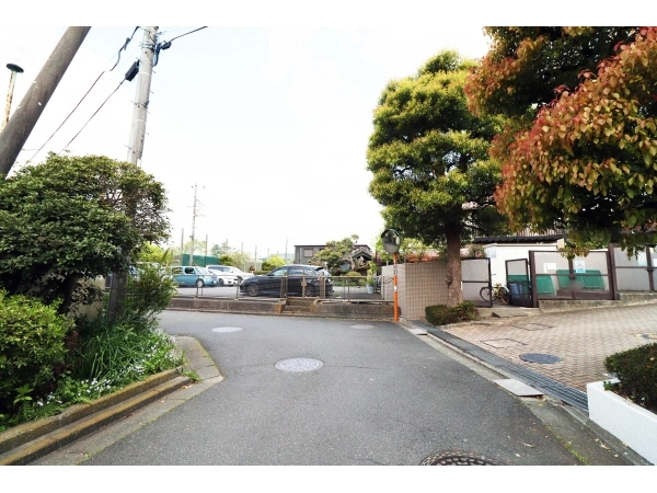 藤沢弥勒寺ガーデンハウス 前面道路