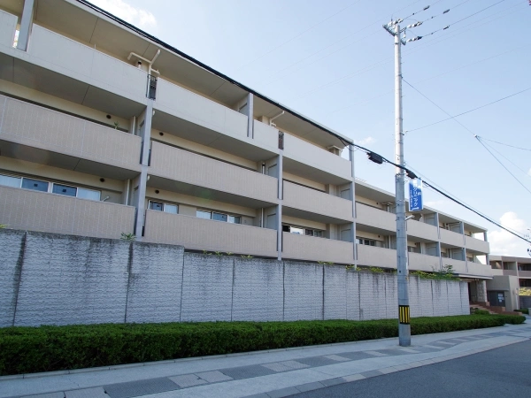 ネバーランド逆瀬川野上 外観