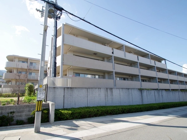 ネバーランド逆瀬川野上 外観