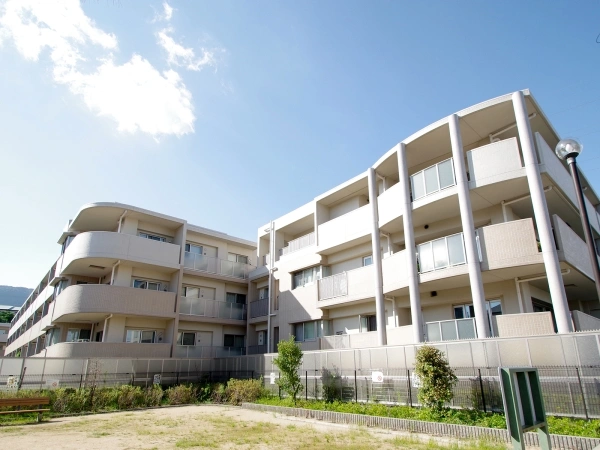 ネバーランド逆瀬川野上 外観