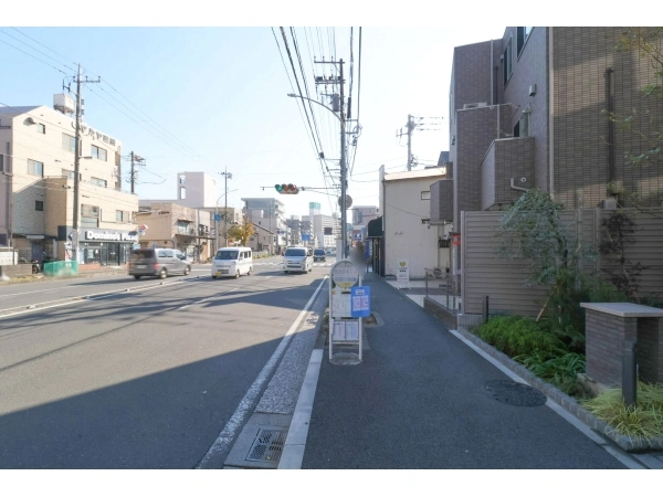 ヴェレーナ横浜井土ヶ谷ザ・フロント  前面道路