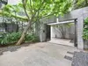 【東京都/港区南青山】南青山テラス　常盤松フォレスト 居住者を迎える、ゆとりある広さのエントランス。陽光が差し込み、植栽の緑が爽やかな印象です。