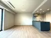 【東京都/千代田区神田淡路町】ワテラスタワーレジデンス 南西向きで陽当りの良いLDK。LDに床暖房が備わっており、寒い季節でも足元からあたたまれます。