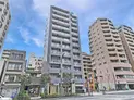 【東京都/台東区雷門1丁目】ライジングプレイス浅草 外観:写真中央グレーの建物