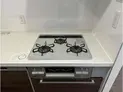 【埼玉県/志木市本町2丁目】ザ・ステイツ志木パークステージ キッチン:三口コンロ