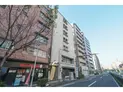 【神奈川県/横浜市西区戸部本町】横浜市西区戸部本町 店舗・事務所(区分) 外観:写真中央(白い外観)