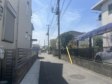 【東京都/狛江市岩戸南】狛江市岩戸南二丁目 土地 前面道路含む外観（北側から撮影）