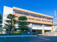 【埼玉県/川口市上青木西】川口市上青木西4丁目 川口市立上青木中学校 約640m