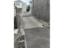 【神奈川県/横浜市磯子区森】横浜市磯子区森五丁目古家付土地 西側道路