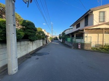 【神奈川県/茅ヶ崎市松が丘】神奈川県茅ヶ崎市松が丘2丁目 前面道路（北東側）