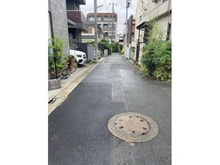 【東京都/世田谷区代沢】東京都世田谷区代沢5丁目 前面道路含む外観