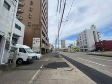 【愛知県/名古屋市西区康生通】愛知県名古屋市西区康生通2丁目 前面道路含む外観