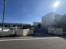 【神奈川県/横浜市青葉区美しが丘西】青葉区美しが丘西3丁目　売地 市立山内中学校（現地より約2,800m）
