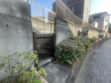 【東京都/板橋区赤塚】板橋区赤塚1丁目　売地 水路側　階段