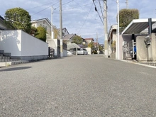 【大阪府/高槻市日吉台五番町】高槻市日吉台五番町　古家付売地 前面道路