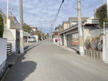 【大阪府/高槻市日吉台五番町】高槻市日吉台五番町　古家付売地 前面道路