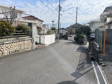 【大阪府/高槻市日吉台五番町】高槻市日吉台五番町　古家付売地 前面道路