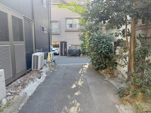 【東京都/港区三田】港区三田三丁目　古家付き土地 前面道路