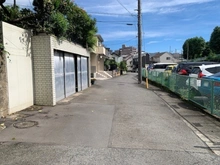 【神奈川県/横浜市旭区上白根町】旭区上白根町　古屋付き土地 前面道路