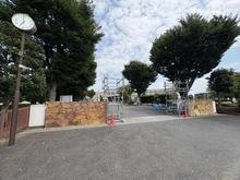【埼玉県/北足立郡伊奈町西小針】埼玉県北足立郡伊奈町西小針2丁目　1区画 伊奈学園総合高等学校（現地より約1,690m）