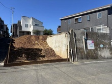 【神奈川県/横浜市鶴見区下末吉】横浜市鶴見区下末吉5丁目　土地 現地：本物件の擁壁は、購入者様と打合せの上、売主様の負担で解体予定です。