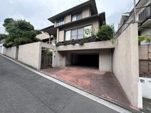 【神奈川県/横浜市保土ケ谷区常盤台】保土ケ谷区常盤台売地2区画（全3区画） 現地（古家あり）：2区画（全３区画）　真ん中
