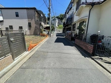 【神奈川県/横浜市神奈川区西寺尾】神奈川区西寺尾3丁目　売地 前面道路