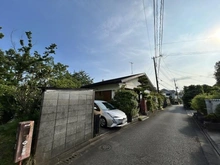 【神奈川県/中郡二宮町百合が丘】中郡二宮町百合が丘3丁目 売地(古家付) 前面道路