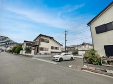 【神奈川県/平塚市虹ケ浜】平塚市虹ケ浜　土地 現地：南東側道路から撮影（接道間口約11ｍ）