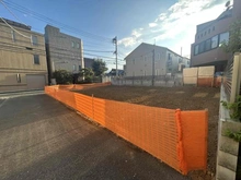 【東京都/新宿区須賀町】新宿区須賀町　D区画 現地：全4区画、手前が対象地