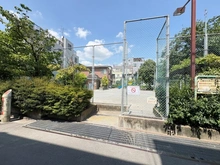 【東京都/渋谷区本町】渋谷区本町五丁目　売地 渋谷区区立氷川公園（現地より約4m）