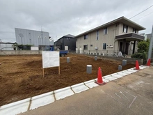 【東京都/西東京市芝久保町】西東京市花小金井芝久保町　売地　7号地 現地：全7区画　画面左側手前土地　