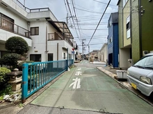 【東京都/三鷹市中原】三鷹市中原三丁目　土地（古屋付） 前面道路：南側（西側から撮影）
